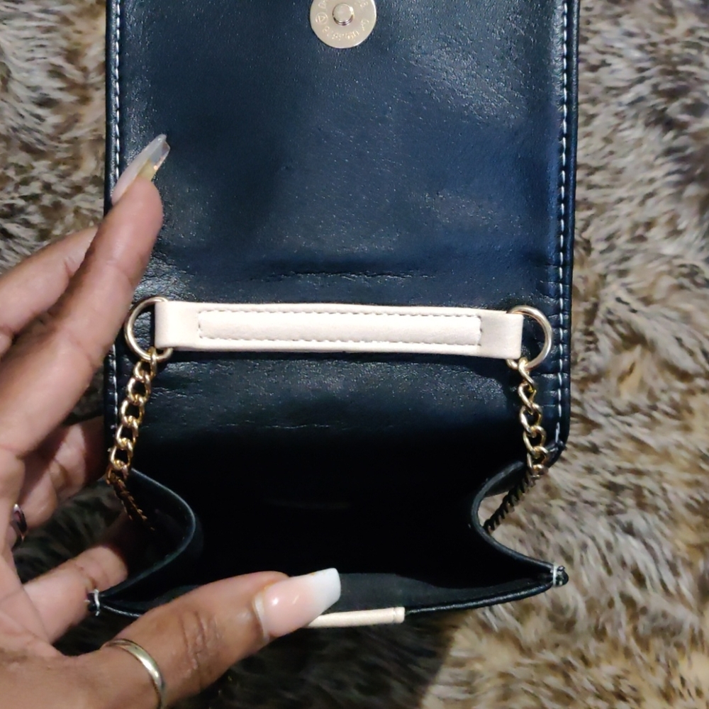 Crossbody - Picture 3 of 3